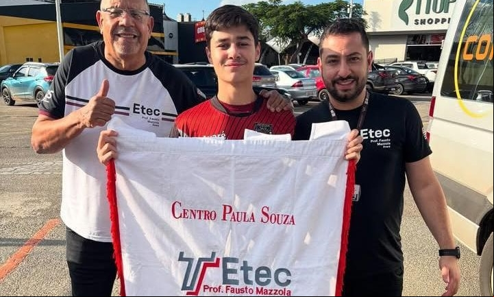 Enxadrista avareense conquista tricampeonato nos Jogos Escolares de SP
