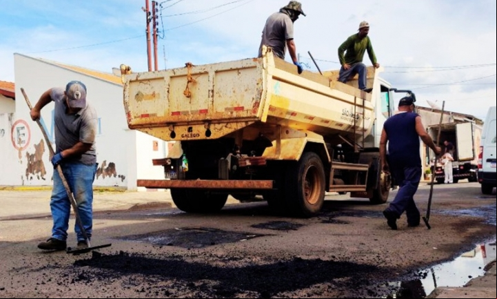 Avaré investe na recuperação de vias com operação tapa-buracos por toda cidade