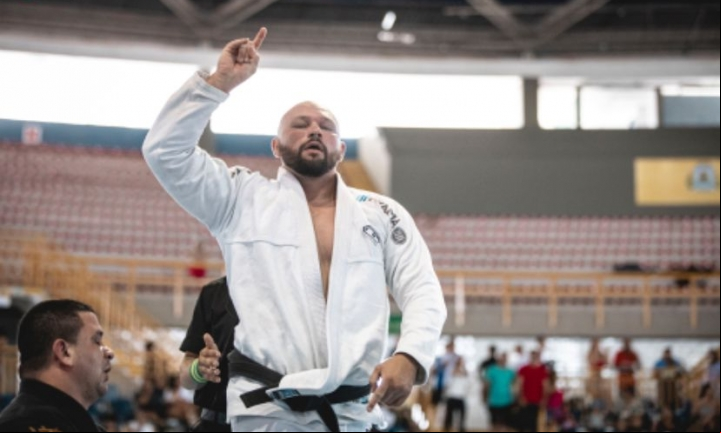 Ricardo Araujo conquista título em campeonato internacional no Ceará