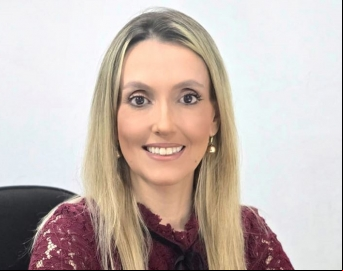 Carla Flores cobra soluções para falta de ônibus no Terras de São José